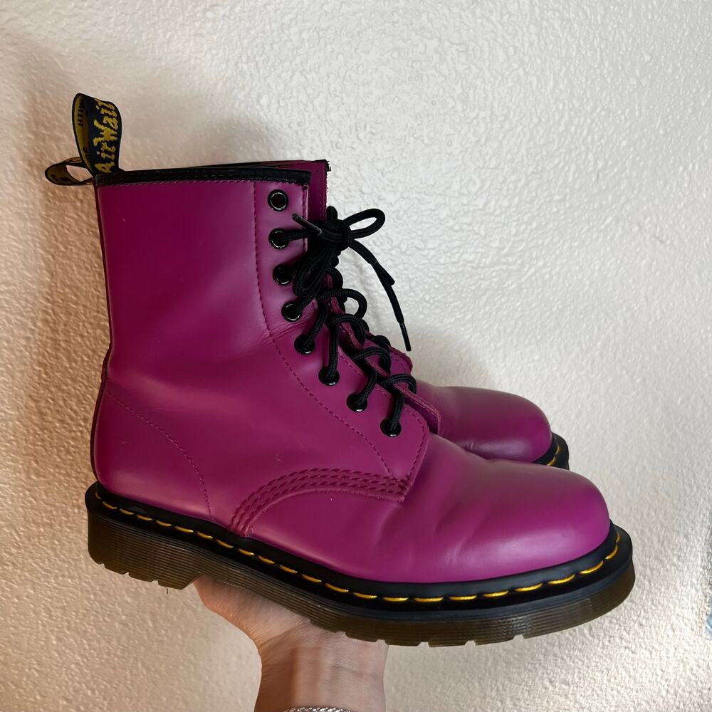 Dr. Martens 1460 8-Eye Combat Boots in fuchsia pink smooth leather LADIES 7 - Picture 2 of 7